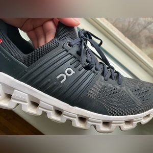 On Cloudswift Running Shoes